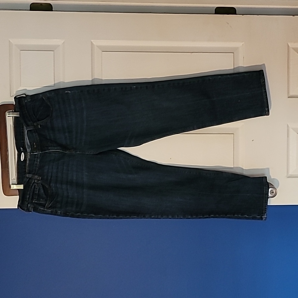 Jeans ๐ ๐ ๐ - Picture 2 of 6